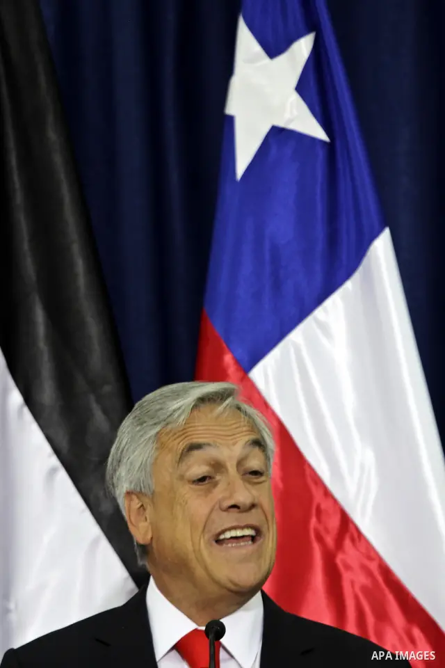 Palestinian President Mahmoud Abbas and the Chile's President Sebastian Pinera attend a press conference in the West Bank town of Ramallah on March 5,2011. In the second day visit of Pinera that will also take him to Bet...