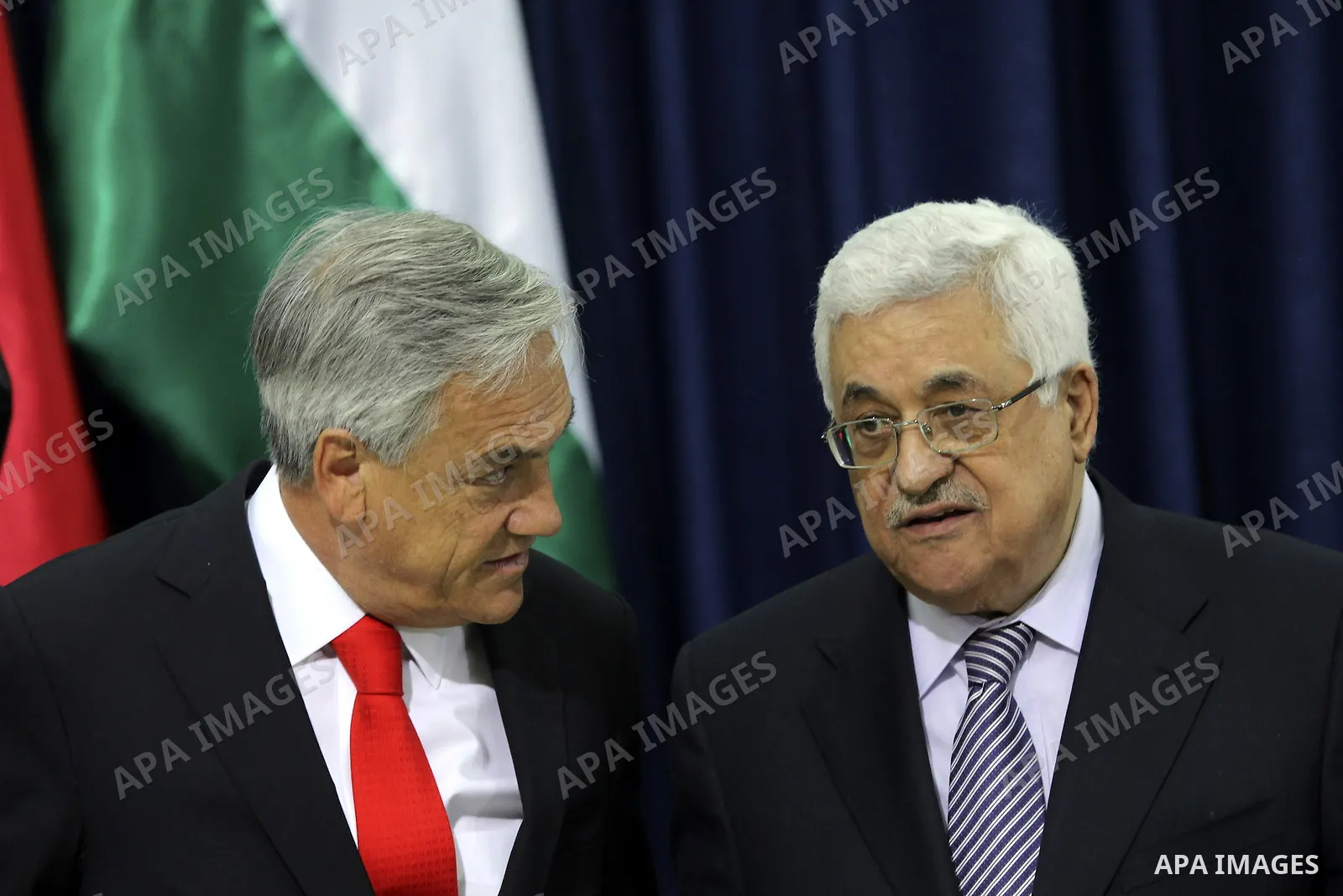 Palestinian President Mahmoud Abbas and the Chile's President Sebastian Pinera attend a press conference in the West Bank town of Ramallah on March 5,2011. In the second day visit of Pinera that will also take him to Bet...