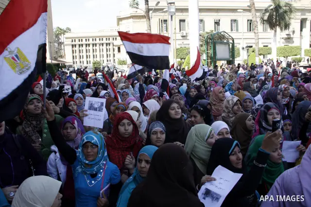 Egyptian students take part in a protest inside Cairo University in Cairo, Egypt, March 7, 2011. Photo by Ahmed Asad