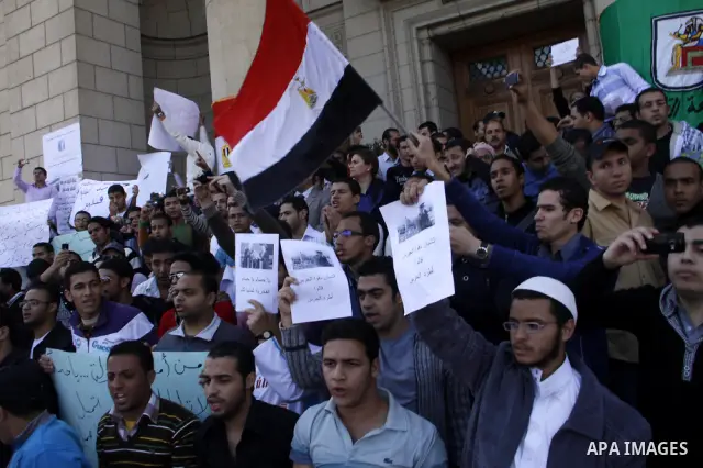 Egyptian students take part in a protest inside Cairo University in Cairo, Egypt, March 7, 2011. Photo by Ahmed Asad