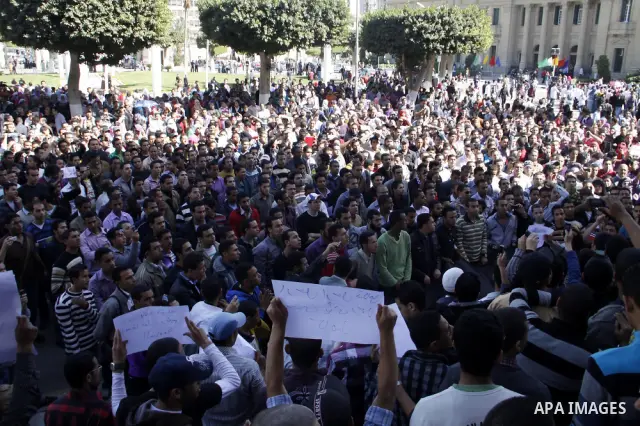 Egyptian students take part in a protest inside Cairo University in Cairo, Egypt, March 7, 2011. Photo by Ahmed Asad