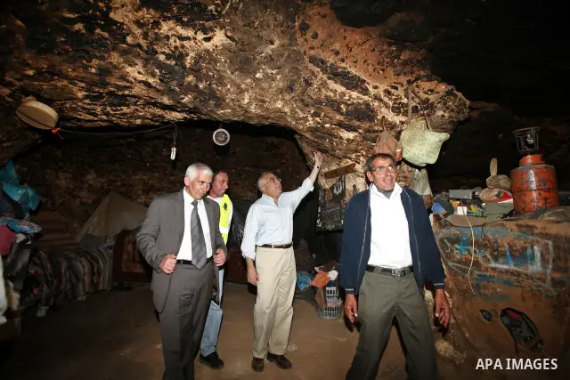 Palestinian prime minister Salam Fayyad visits the southern town of Yatta, near Hebron in the occupied West Bank, on March 30, 2011, as hundreds of people across Israel and Palestinian territories were holding a series o...