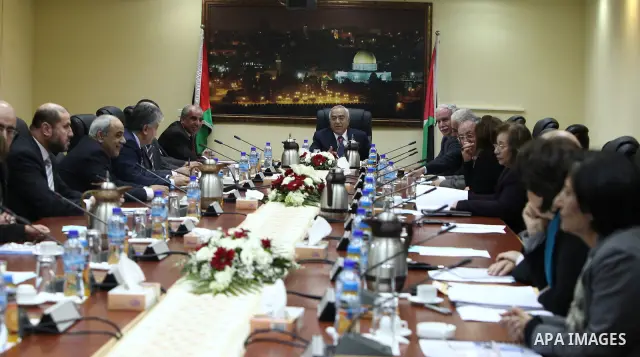 Palestinian prime minister Salam Fayyad heads cabinet meeting in the West Bank city of Ramallah, on March 30, 2011. Photo by Mustafa Abu Dayeh