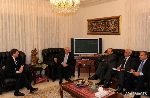 Palestinian President Mahmoud Abbas (Abu Mazen) during his meeting with Assistant U.S. envoy to the Middle East, David Hill in the Jordanian capital of Amman on April 5, 2011. Photo by Thaer Ganaim