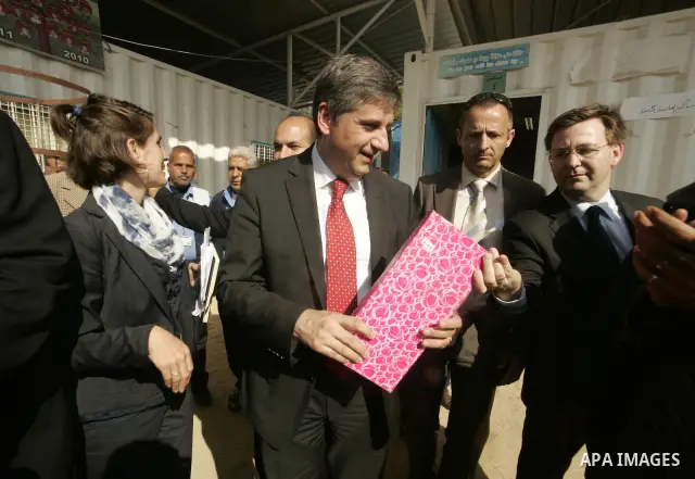 Austrian Foreign Minister Michael Spindelegger visits a UN-run school in central Gaza Strip refugee camp of Nusseirat on April 6, 2011. Photo by Abed Rahim Khatib