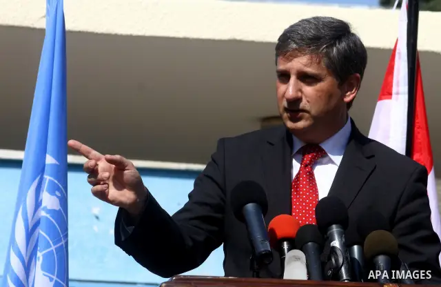 Austrian Foreign Minister Michael Spindelegger delivers a speech during a visit to UN headquarters in Gaza City on April 6, 2011. Photo by Ashraf Amra