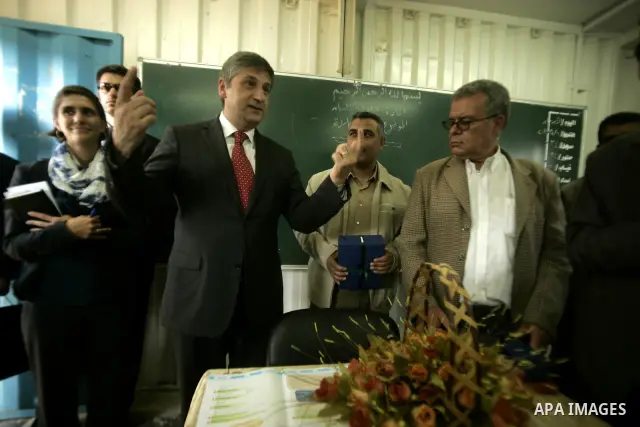 Austrian Foreign Minister Michael Spindelegger visits a UN-run school in central Gaza Strip refugee camp of Nusseirat on April 6, 2011. Photo by Abed Rahim Khatib