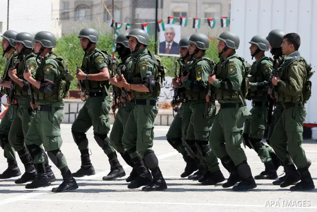 Palestinian police officers loyal to Palestinian President Mahmoud Abbas take part in a training session in the West Bank city of Nablus, Thursday on April 7, 2011. Photo by Wagdi Eshtayah