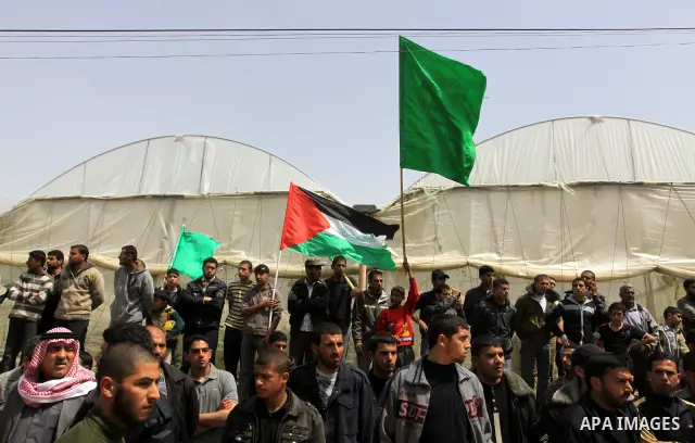 Palestinian mourners Attend funeral of Motaz Abu Jameh in the southern Gaza Strip town of Khan Yunis on April 8, 2011 after Israeli warplanes pounded the coastal strip, killing at least three civilians and two militants...