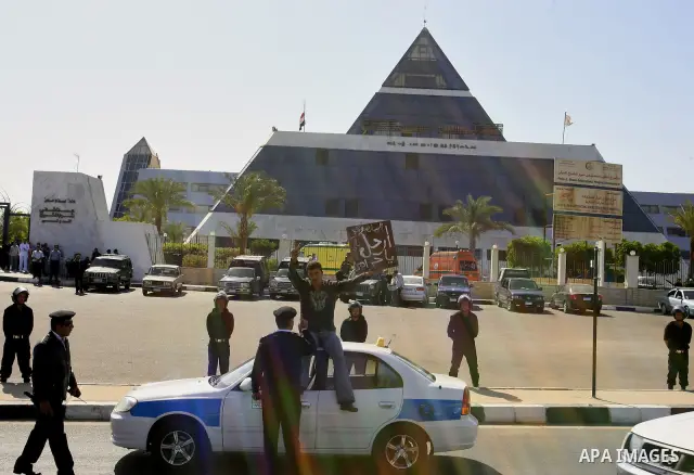 Egyptian soldiers stand guards outside the Sharm el Sheikh International Hospital where the ousted Egyptian leader Hosni Mubarak was admitted after suffering medical complications during questioning, Sharm El Sheikh, Egy...