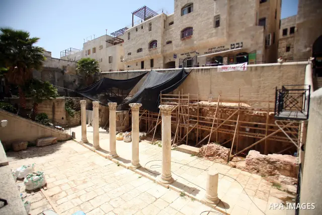 Israeli Department of Antiquities conducted some excavations in the Jewish Quarter in the Old City in East Jerusalem. April 14 2011.Photo by Sliman Khader