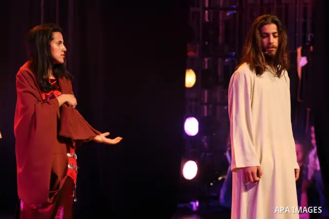 Palestinian Christians perform a play "operetta and I have Vahidi" following the last days of Jesus Christ prior and including his Crucifixion which is marked by Christians with Easter mass, in the city of Ramallah in th...