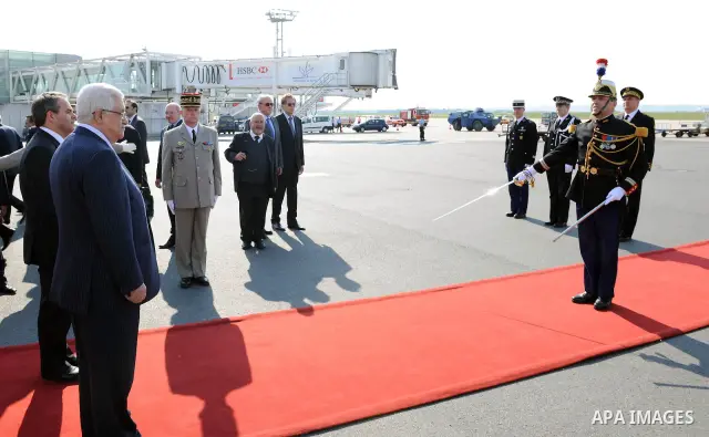 Palestinian President Mahmoud Abbas (Abu Mazen) arrives to the France capital of Paris on April 20, 2011. Photo by Thaer Ganaim