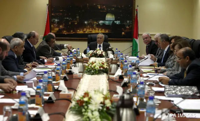 Palestinian Prime Minister, Salam Fayyad heads the Palestinian Cabinet meeting in the West Bank city of Ramallah on April 25, 2011. Photo by Mustafa Abu Dayeh