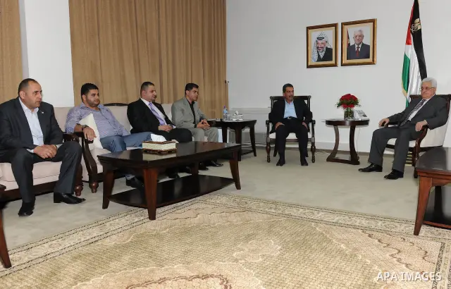 Palestinian President Mahmoud Abbas (Abu Mazen) during a meeting with the Council of the Union of Students in the West Bank city of Ramallah on April 25, 2011. Photo by Thaer Ganaim
