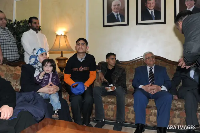 Palestinian President Mahmud Abbas visits Gaza wounded travelers to Slovenia at Amman airport on May 6, 2011 in Berlin. Photo by Thaer Ganaim