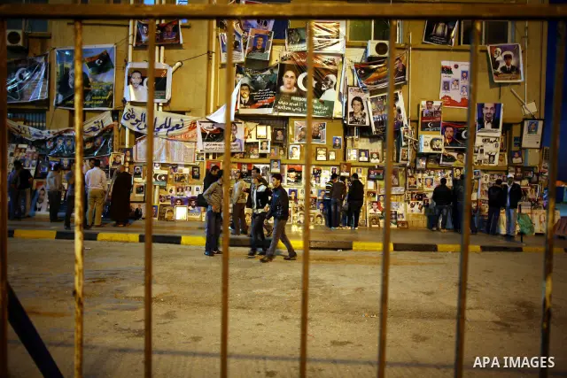 Libyans gather outside the Libyan eastern city Ajdabiya on May 10, 2011, where fighting between rebels and forces loyal to leader Moamer Kadhafi is ongoing. Photo by Wissam Nassar