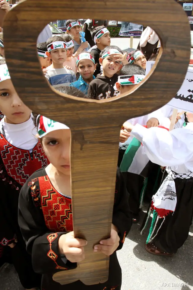 Palestinian children take part in a Nakba rally in Gaza City May 12, 2011. Palestinians will mark "Nakba" (Catastrophe) on May 15 to commemorate the time when hundreds of thousands of Palestinians were expelled or fled f...