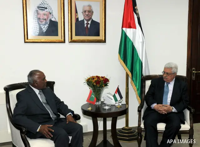 Paletinian President Mahmoud Abbas (Abu Mazen) during the meeting with Foreign Affairs of the Republic of Maldives, Ahmed Naseem in the west bank city of Ramallah on May 17, 2011. Photo by Mohammed Atiq