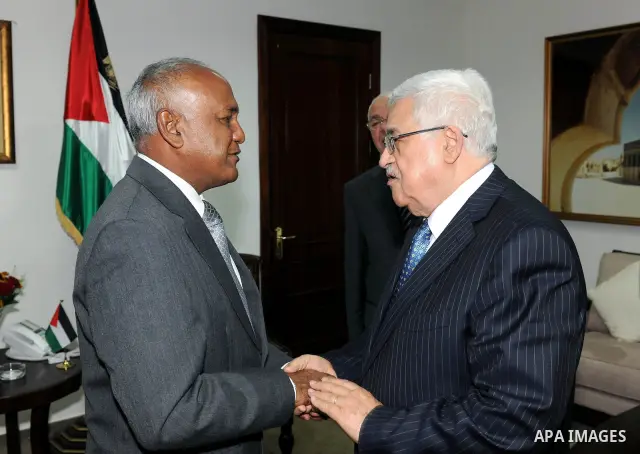 Paletinian President Mahmoud Abbas (Abu Mazen) during the meeting with Foreign Affairs of the Republic of Maldives, Ahmed Naseem in the west bank city of Ramallah on May 17, 2011. Photo by Mohammed Atiq