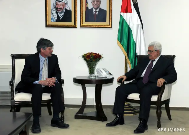 Palestinian President Mahmoud Abbas (Abu Mazen) during a meeting with U.S. Deputy Secretary of State James Steinberg in the west bank city of Ramallah. Photo by Thaer Ganaim
