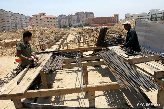 A general view taken on May 22, 2011 shows construction work on two new UN-run schools on the site of the former Palestinian security headquarters in Gaza city which was destroyed by Israel during the 2008-2009 Gaza offe...