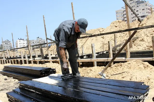 A general view taken on May 22, 2011 shows construction work on two new UN-run schools on the site of the former Palestinian security headquarters in Gaza city which was destroyed by Israel during the 2008-2009 Gaza offe...