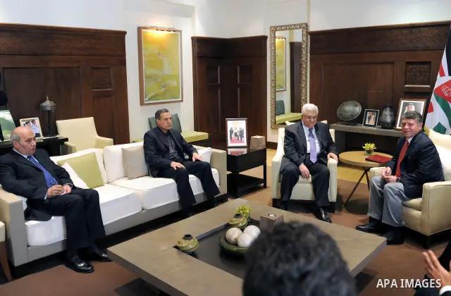 Palestinian President Mahmoud Abbas (Abu Mazen) during a meeting with King Abdullah II in Amman on May 23, 2011. Photo by Thaer Ganaim