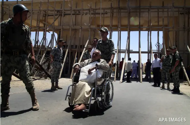 Egyptian soldiers help Palestinian passengers at the Rafah border crossing in the southern Gaza Strip 04 June 2011. Egyptian authorities reopened its Rafah border crossing with the Gaza Strip after a temporary closure wh...