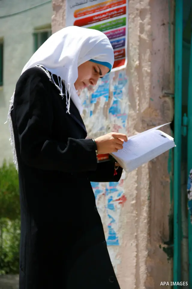 Palestinian students make revision before they sit for their final high school exams, known as "Tawjihi" in Gaza city on Jun 15,2011. Photo by Taleb Bashar