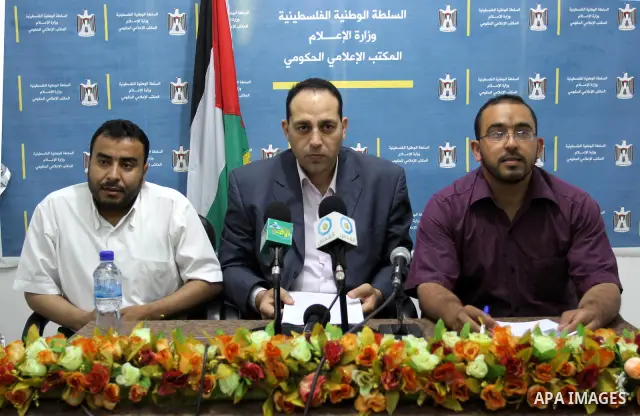 An official of the Palestinian government media office during a meeting with the Ministry of Transport and Communications in Gaza City on June 19, 2011. Photo by Mohammed Asad