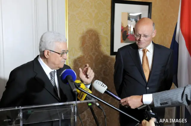 Palestinian president Mahmoud abbas (Abu Mazen) meets with the Dutch Foreign Minister in Hague on Jun 30,2011. Photo by Thaer Ganaim