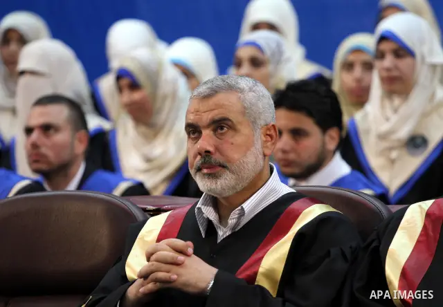 Palestinian Prime Minister in Gaza Strip, Ismail Haniya participate in the graduation ceremony at the Islamic University in Gaza city on July 4,2011. Photo by Mohammed Asad