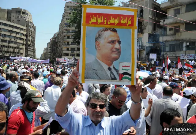 Protesters gather in Tahrir square in Cairo July 8, 2011. Thousands of Egyptians gathered in Cairo's Tahrir Square on Friday to demand faster reforms and the swifter prosecution of former officials from Hosni Mubarak's t...