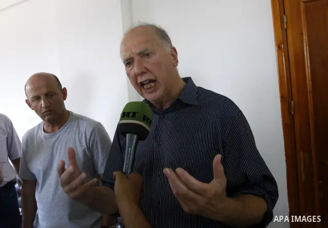 James Gordon, American psychiatrist visits Beit Lahia Center for Disabled Rehabilitation in northern Gaza Strip on July 10, 2011. Gordon, has designed a program in Gaza which work to develop the mentally health, give the...