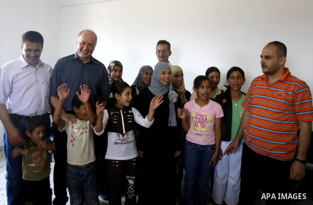 James Gordon, American psychiatrist visits Beit Lahia Center for Disabled Rehabilitation in northern Gaza Strip on July 10, 2011. Gordon, has designed a program in Gaza which work to develop the mentally health, give the...