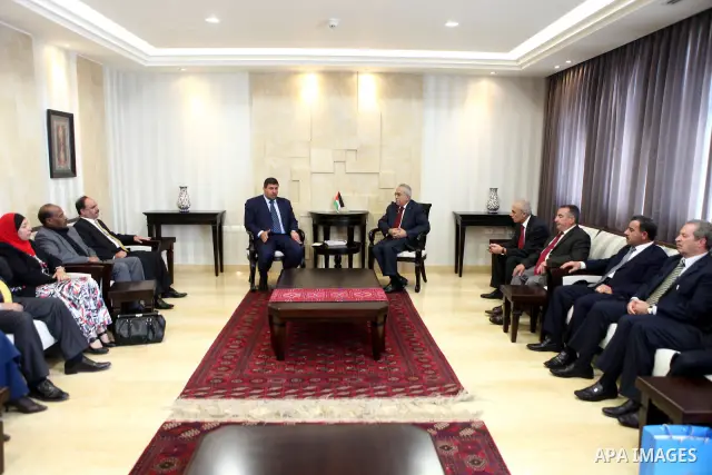 Palestinian Prime Minister, Salam Fayyad meets with a delegation from the Jordanian Parliament in the West Bank city of Ramallah on July 10, 2011. Photo by Mustafa Abu Dayeh