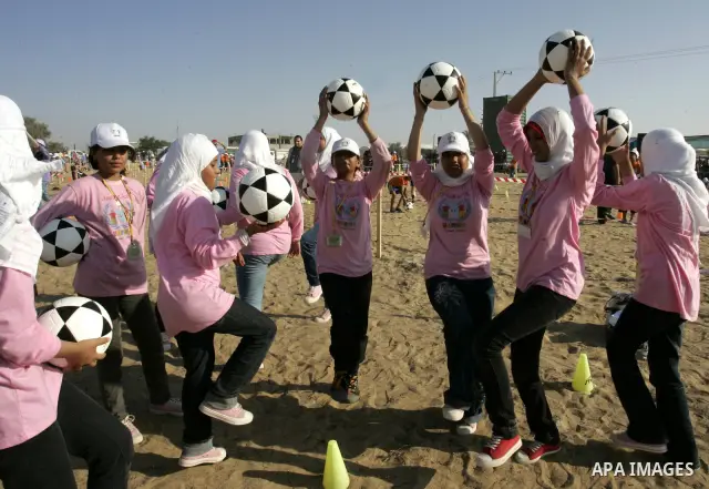 Palestinian children play with balls during summer camp activities supervised by the UN Relief and Works Agency (UNRWA) in Rafah in the southern Gaza Strip on July 14, 2011. Photo by Abed Rahim Khatib