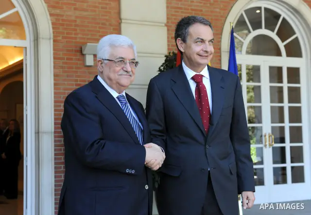 Palestinian President Mahmoud Abbas meets with Spanish Prime Minister Jose Luis Rodriguez Zapatero at Moncloa palace in Madrid July 20, 2011. Photo by Thaer Ganaim