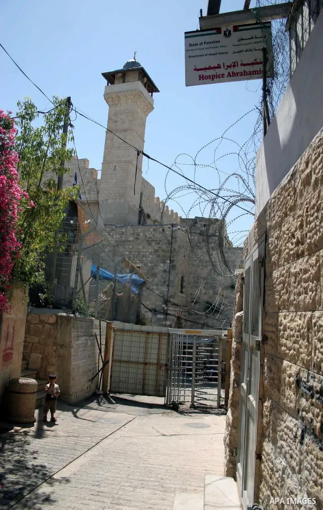 Palestinians enjoy the restoration places in the old city of Hebron on July 20,2011, as Palestinians participate in the second day of the International Conference to develop the centers of the historical cities and devel...