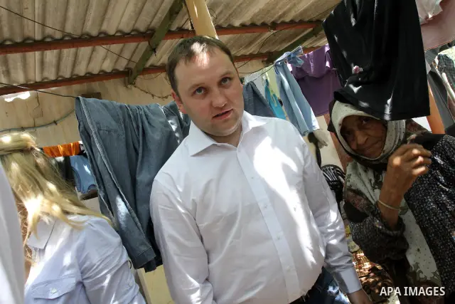 The European Parliamentary delegation visit the refugee camps to consider their living conditions in the central of Gaza Strip on July 26, 2011. Photo by Mohammed Asad
