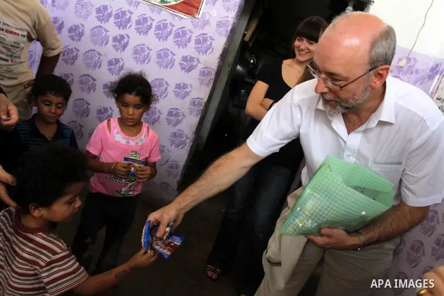 The European Parliamentary delegation visit the refugee camps to consider their living conditions in the central of Gaza Strip on July 26, 2011. Photo by Mohammed Asad