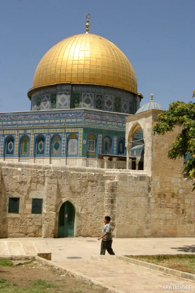 A Palestinian Muslim walks in the yards of al Aqsa Mosque, after al-dohor prayer in the old city of jerusalem in July 27, 2011. Photo by Mahfouz Abu Turk