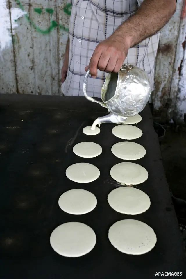 A Palestinian makes (Velours) on the first day of holy fasting month of Ramadan in the town of Rafah, southern Gaza Strip on Aug. 1, 2011. Throughout the holy month of Ramadan devout Muslims must abstain from food, drink...