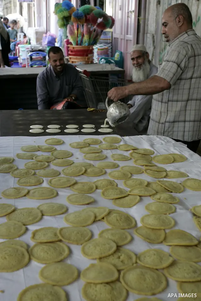A Palestinian makes (Velours) on the first day of holy fasting month of Ramadan in the town of Rafah, southern Gaza Strip on Aug. 1, 2011. Throughout the holy month of Ramadan devout Muslims must abstain from food, drink...