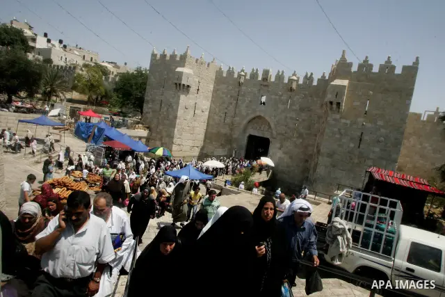Palestinians Muslims pray in front of the Dome of the Rock on the compound known to Muslims as al-Haram al-Sharif during the first Friday of the holy month of Ramadan in Jerusalem's Old City August 5, 2011. Muslims aroun...