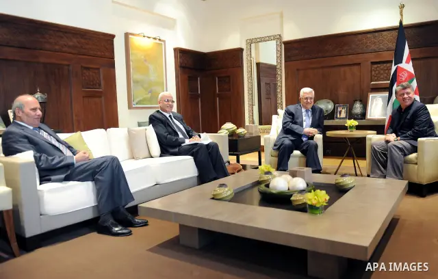 Palestinian President Mahmoud Abbas (Abu Mazen) during a meeting with King Abdullah II, King of Jordan in Amman on Aug. 7, 2011. Photo by Thaer Ganaim