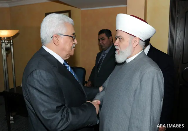 Palestinian President Mahmoud Abbas (Abu Mazen) during a meeting with the Lebanese Mufti Sheikh Mohammed Rashid Qabbani, in Beirut on Aug. 18, 2011. Photo by Thaer Ganaim