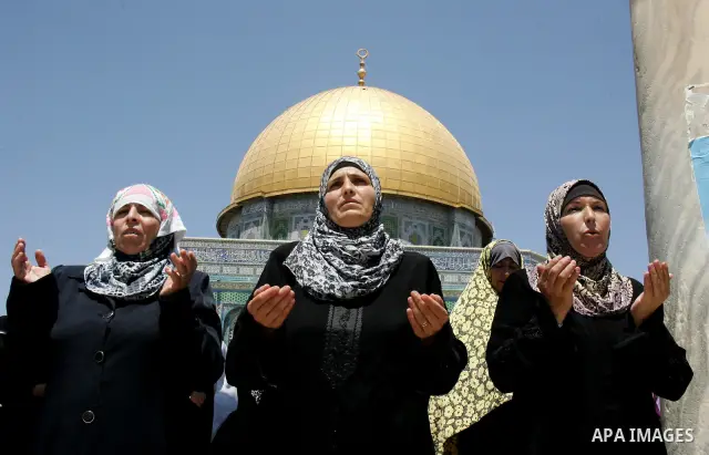 Palestinians gather for prayers at the Al Aqsa Mosque in Jerusalem, on the third Friday of the Muslim holy month of Ramadan, August 19, 2011. Muslims around the world are observing the holy fasting month of Ramadan where...
