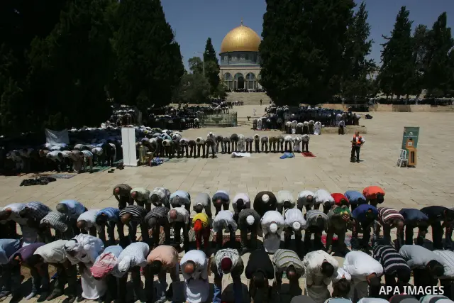Palestinians gather for prayers at the Al Aqsa Mosque in Jerusalem, on the third Friday of the Muslim holy month of Ramadan, August 19, 2011. Muslims around the world are observing the holy fasting month of Ramadan where...